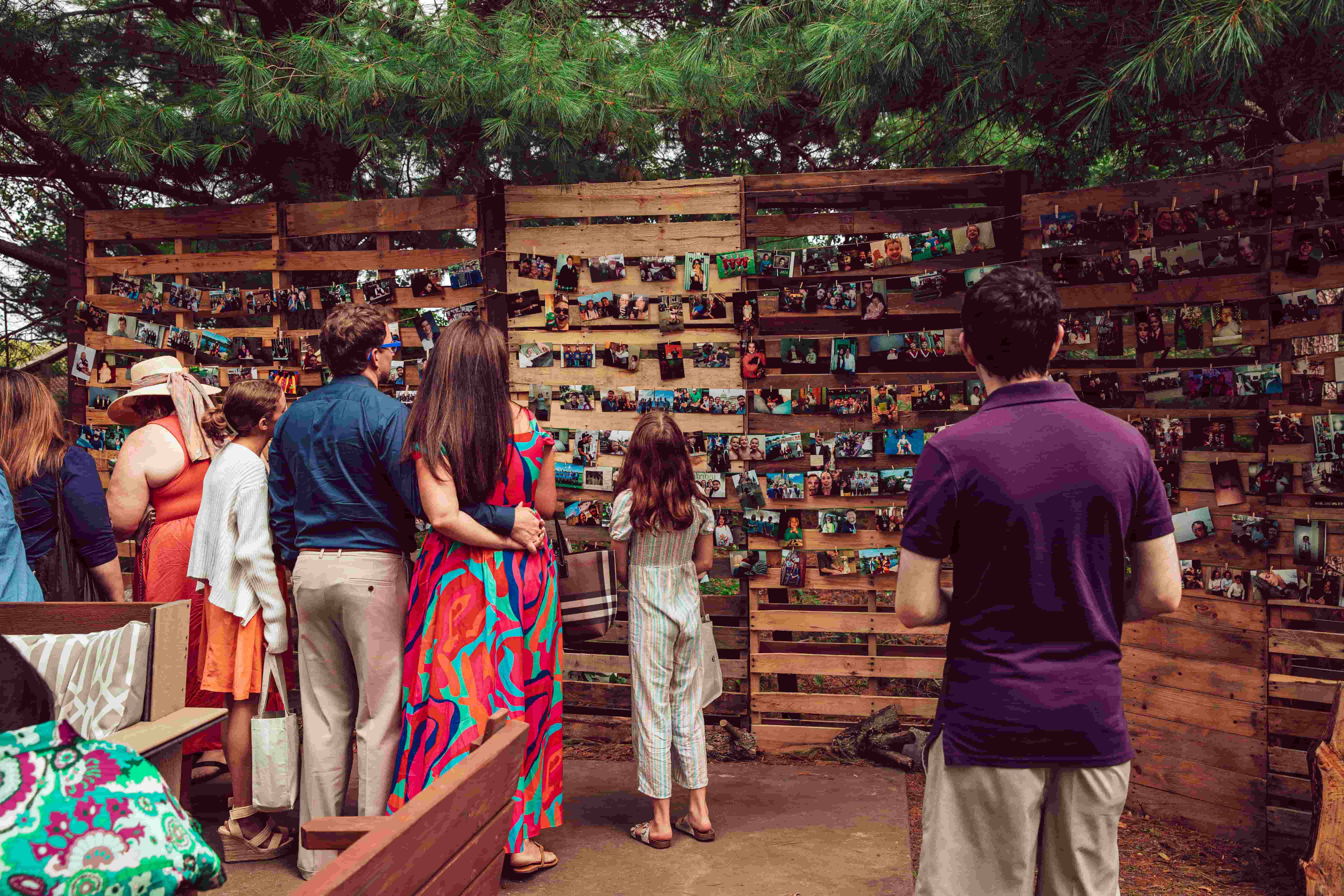 The pallet wall — thousands of 4x6 photos